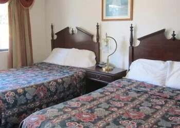 Lamplighter Motel - Clinton, Connecticut hotel thumbnail 8