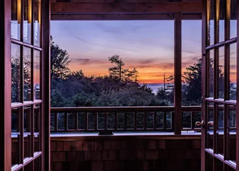 Arch Cape Inn and Retreat - Cannon Beach hotel thumbnail 8