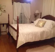 Maple Tourist Home Bed & Breakfast hotel detail image 3