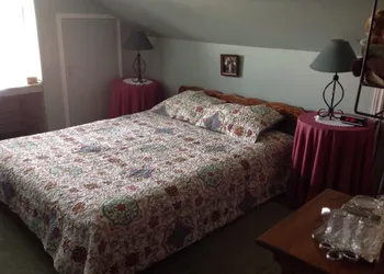Maple Tourist Home Bed & Breakfast hotel thumbnail 6