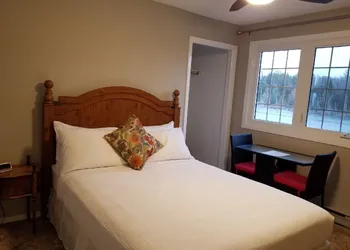 Bee 'n Bee Bed n' Breakfast hotel thumbnail 8