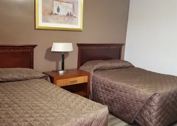 Richard Lake Motel hotel thumbnail 2