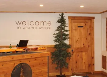The Evergreen hotel thumbnail 5