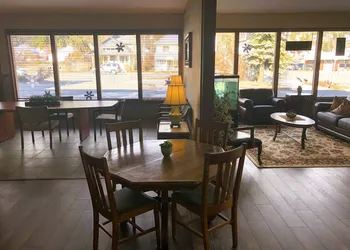 Timber Lodge Inn hotel thumbnail 3