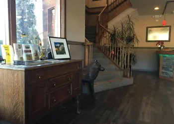 Timber Lodge Inn hotel thumbnail 6