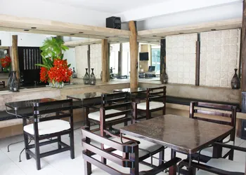 Hotel Maya Rue hotel thumbnail 3