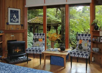 Volcano Rainforest Retreat hotel thumbnail 8