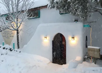 SnowMansion Taos Adventure Lodge hotel thumbnail 4