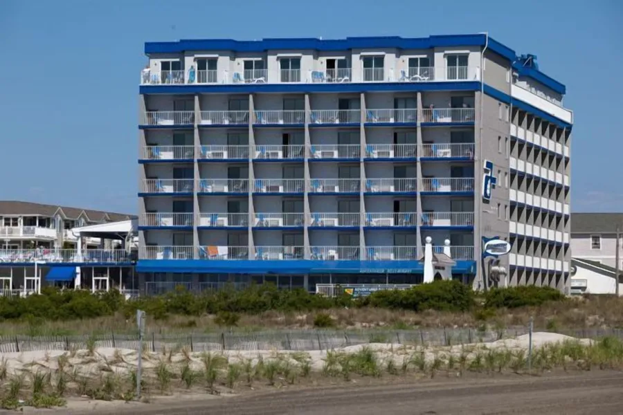 Adventurer Oceanfront Inn hotel detail image 2
