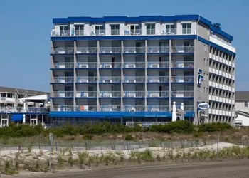 Adventurer Oceanfront Inn hotel thumbnail 3