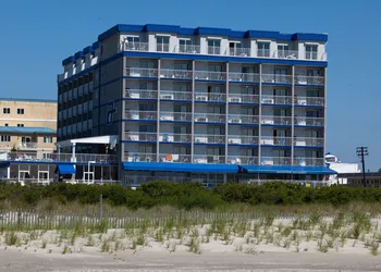 Adventurer Oceanfront Inn hotel thumbnail 4