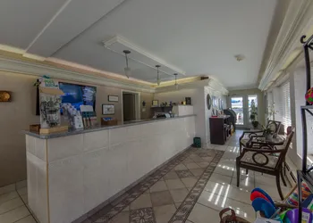 Fleur De Lis Beach Motel hotel thumbnail 4