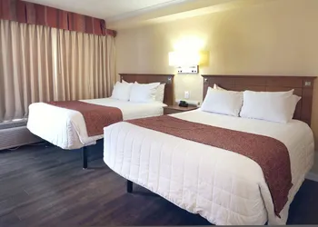 Fleur De Lis Beach Motel hotel thumbnail 5