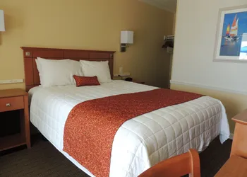 Fleur De Lis Beach Motel hotel thumbnail 6