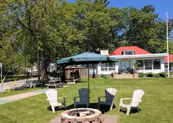 Balm Beach Resort & Motel hotel thumbnail 2