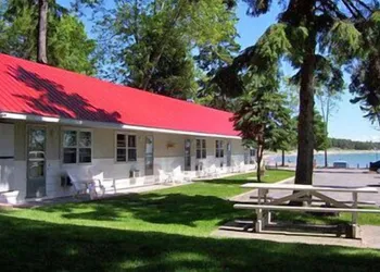 Balm Beach Resort & Motel hotel thumbnail 3