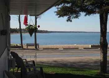 Balm Beach Resort & Motel hotel thumbnail 6