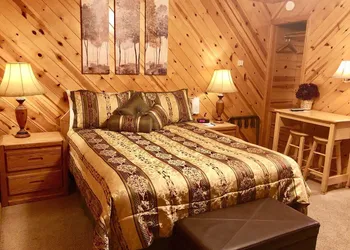 Giant Oaks Lodge hotel thumbnail 2