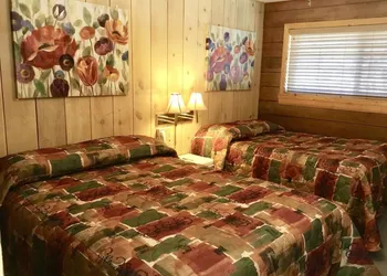 Giant Oaks Lodge hotel thumbnail 3