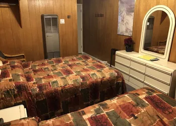Giant Oaks Lodge hotel thumbnail 4