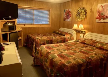 Giant Oaks Lodge hotel thumbnail 5