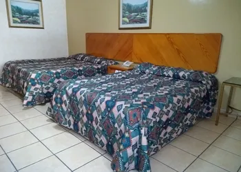 Hotel Santander Inn & Suites hotel thumbnail 4