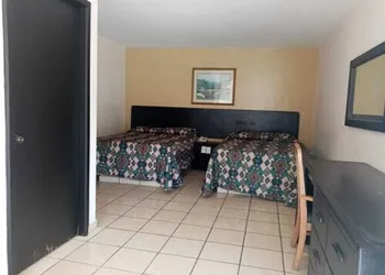Hotel Santander Inn & Suites hotel thumbnail 6