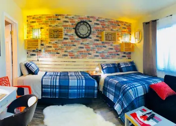 Hollywood Light Haven Lodge hotel thumbnail 6
