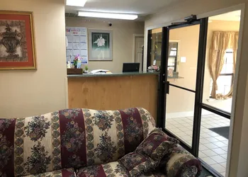 Rest Inn Motel hotel thumbnail 5