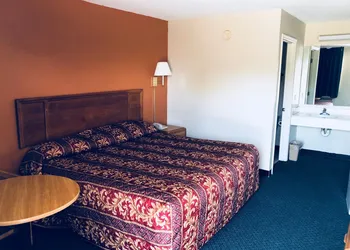 Rest Inn Motel hotel thumbnail 6