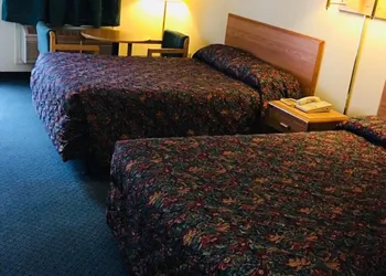 Rest Inn Motel hotel thumbnail 8