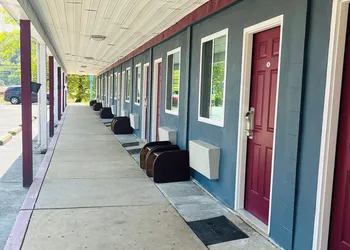 Highlander Motel hotel thumbnail 3