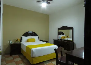 Hotel Los Girasoles hotel thumbnail 7