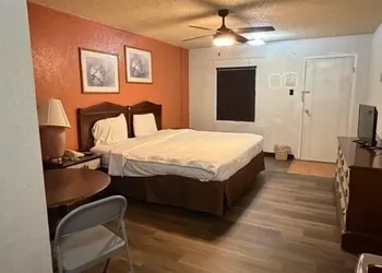 Hico Hills Inn hotel thumbnail 7