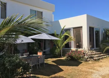 Casa del Mar hotel thumbnail 2