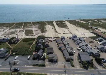 Truro Beach Cottages hotel thumbnail 8