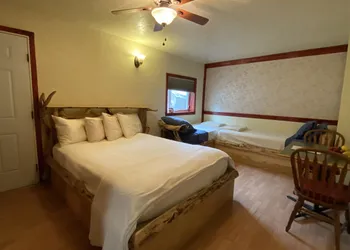 Northern Nights hotel thumbnail 6