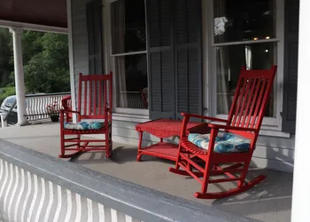 Reynolds House Inn & Motel hotel thumbnail 2
