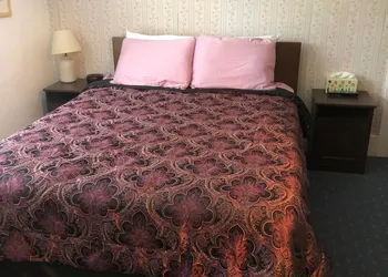 Reynolds House Inn & Motel hotel thumbnail 5
