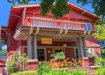 Lady Geneva Bed and Breakfast hotel thumbnail 2