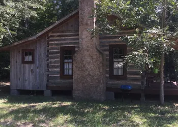 Coulter Farmstead hotel thumbnail 5