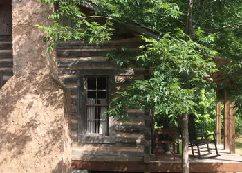 Coulter Farmstead hotel thumbnail 6