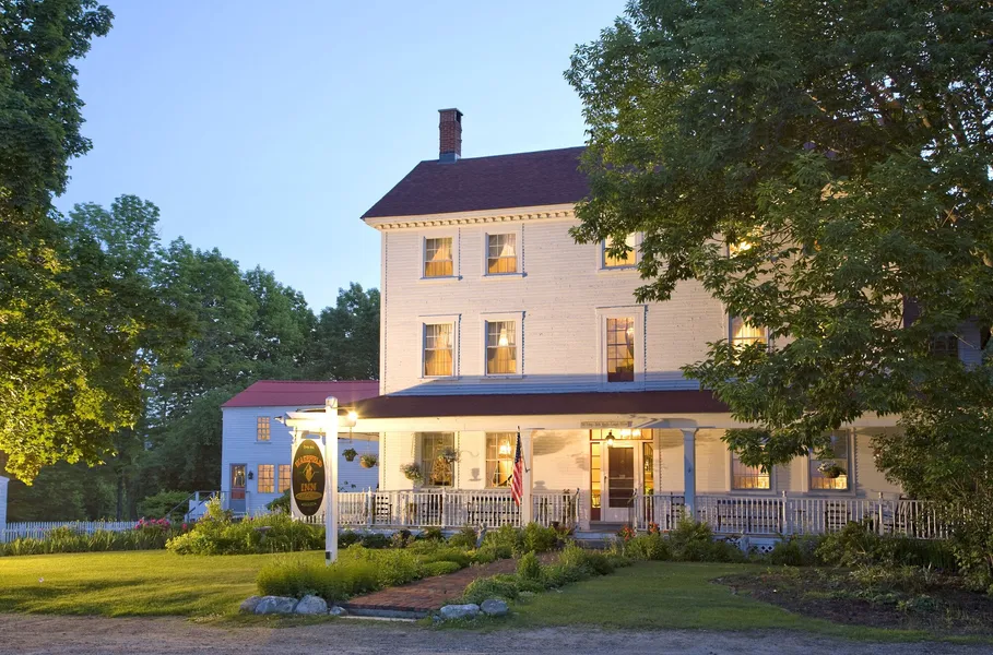 Wakefield Inn & Restaurant hotel detail image 2