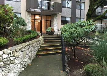 Pelicanstay in Burnaby hotel thumbnail 3