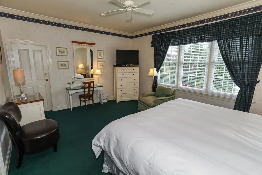 Oakmont Inn hotel detail image 6