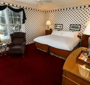 Oakmont Inn hotel detail image 7