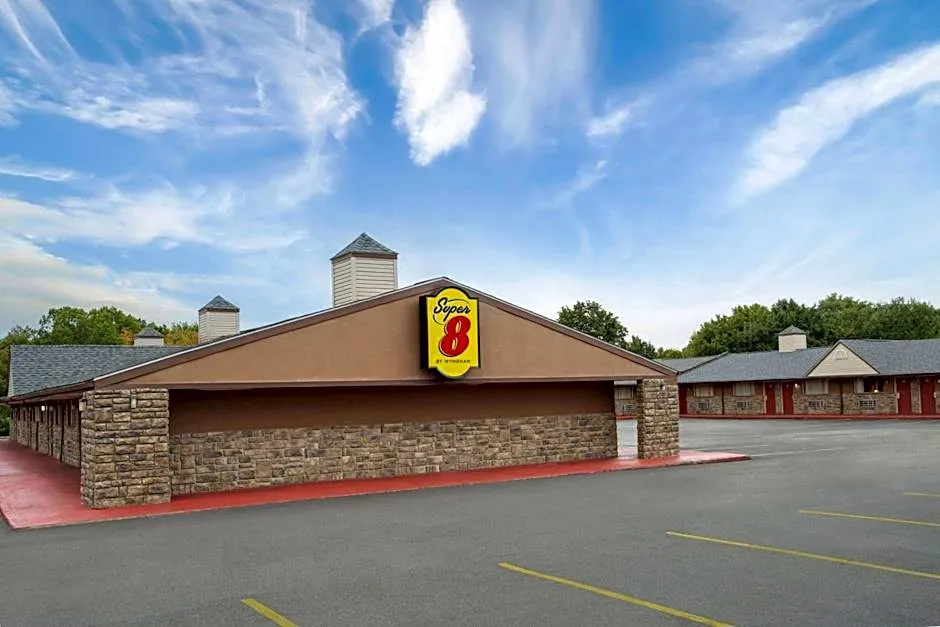 Super 8 by Wyndham Youngstown/Girard
