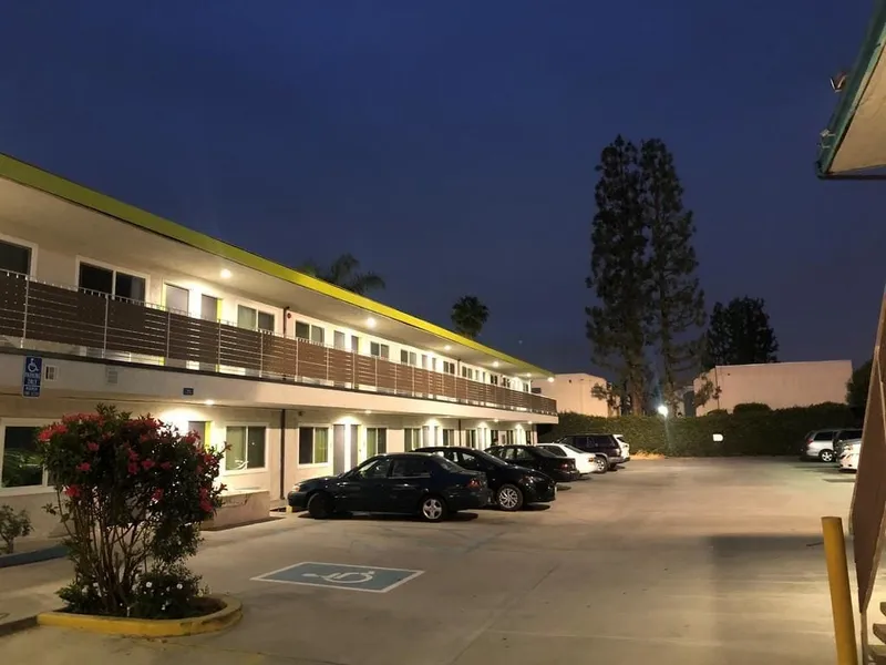 Exclusivo Inn & Suites hotel detail image 2