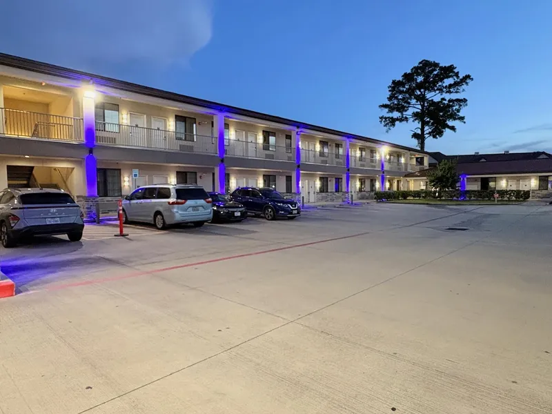 Americas Best Value Inn & Suites Houston Veterans Memorial hotel detail image 2