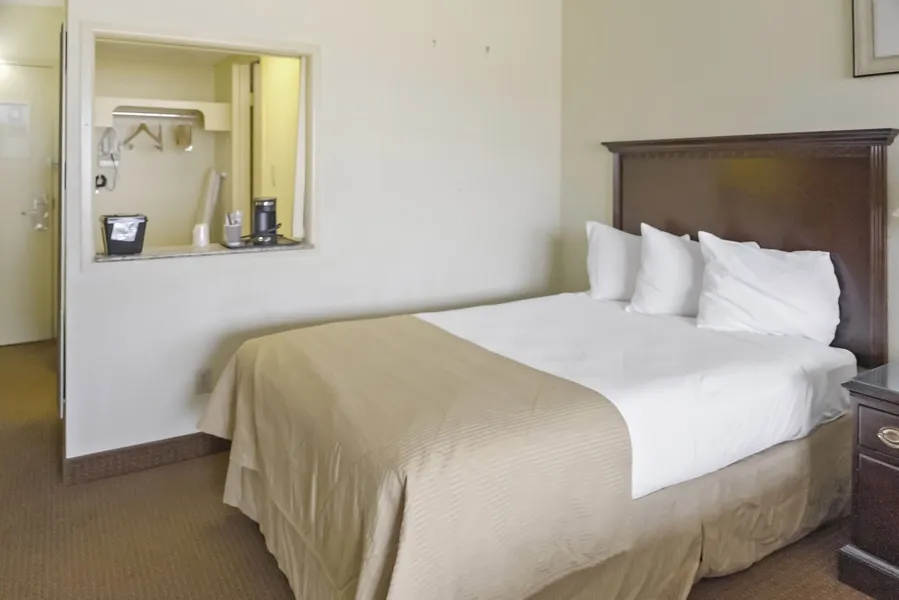 Economy Hotel Plus Wichita hotel detail image 6